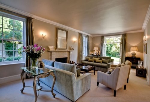 Relax in de ruime woonkamer(s) van Villa Peter's Court Villa Peter's Court in Kaapstad | Exclusive Culitravel