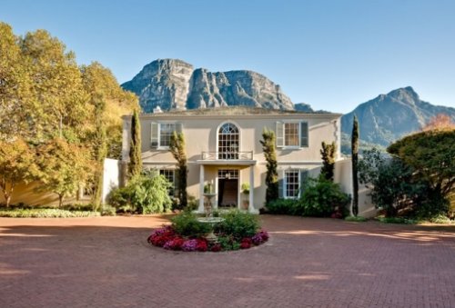 De villa is op een Top locatie Villa Peter's Court in Kaapstad | Exclusive Culitravel