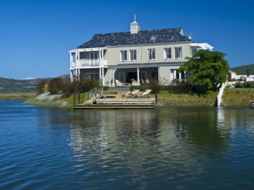 De villa is op een Top locatie Villa Swaeltjie in Knysna| Exclusive Culitravel