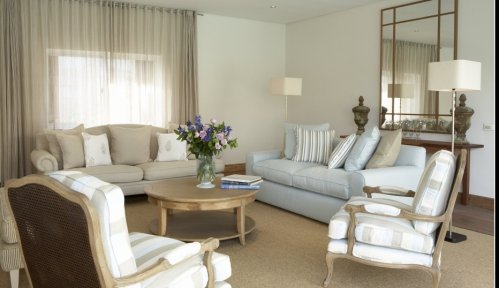 Ontspan in de ruime woonkamer(s) van Villa The Owner's Beach House Villa The Owner's Beach House in Plettenberg Bay| Exclusive Culitravel