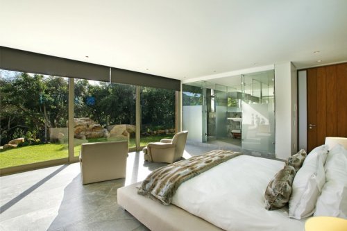 Ruime slaapkamers met grote bedden en luxueuze badkamers Villa The Terme in Kaapstad | Exclusive Culitravel