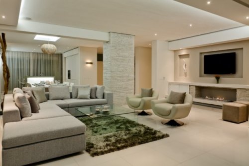 Relax in de ruime woonkamer(s) van Villa Vanilla Views Villa Vanilla Views in Kaapstad | Exclusive Culitravel