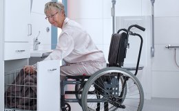 Slimme zorgbadkamer - Slimme badkamer hulpmiddelen - Bano Zorgbadkamers Slimme zorgbadkamer - Slimme badkamer hulpmiddelen - Bano Zorgbadkamers