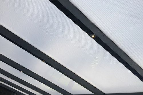 LED- verlichting onder de veranda-zsm zonwering